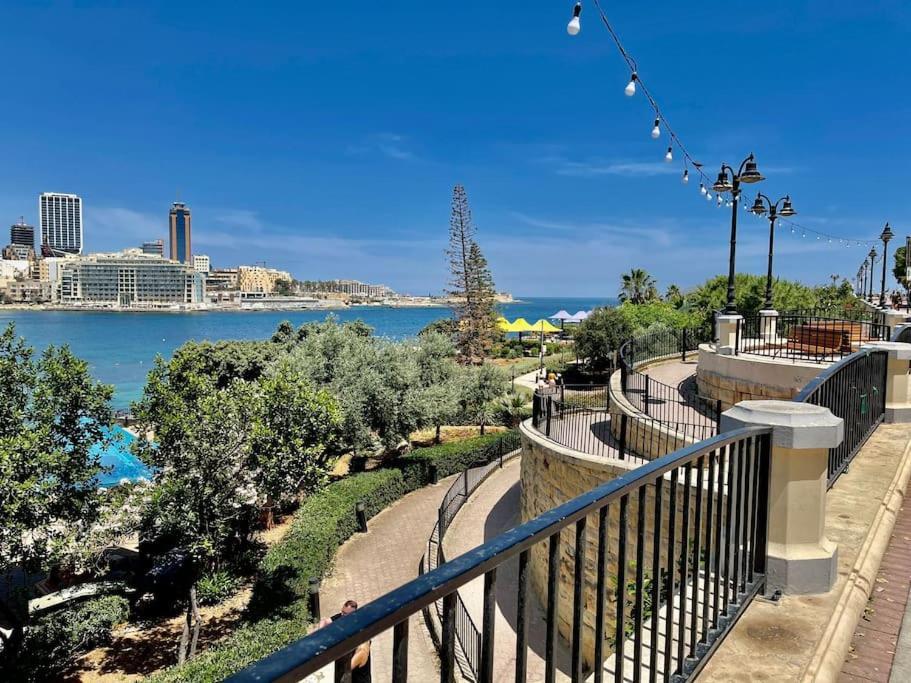 Appartement Sea View Penthouse In Tas-Sliema Extérieur photo