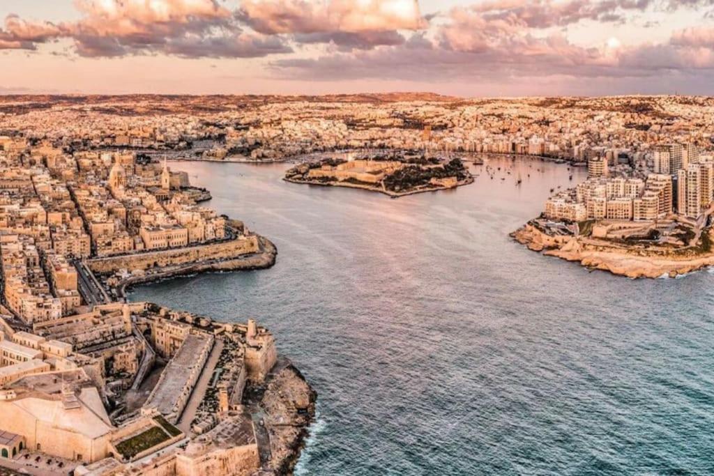 Appartement Sea View Penthouse In Tas-Sliema Extérieur photo